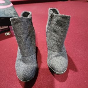 Blowfish Suba Gray Flannel Boots Booties 6.5